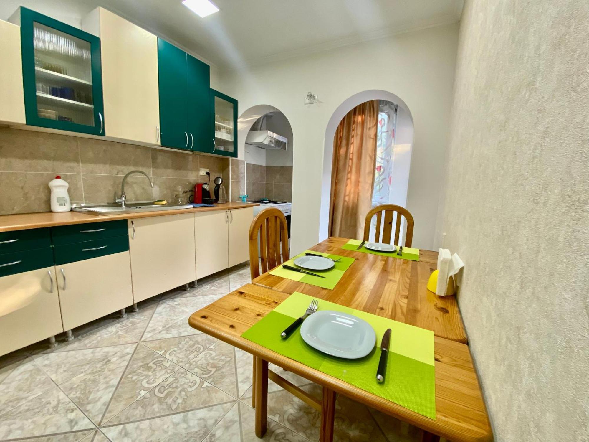 Spacious Dinamo Apartment Tbilisi Ngoại thất bức ảnh