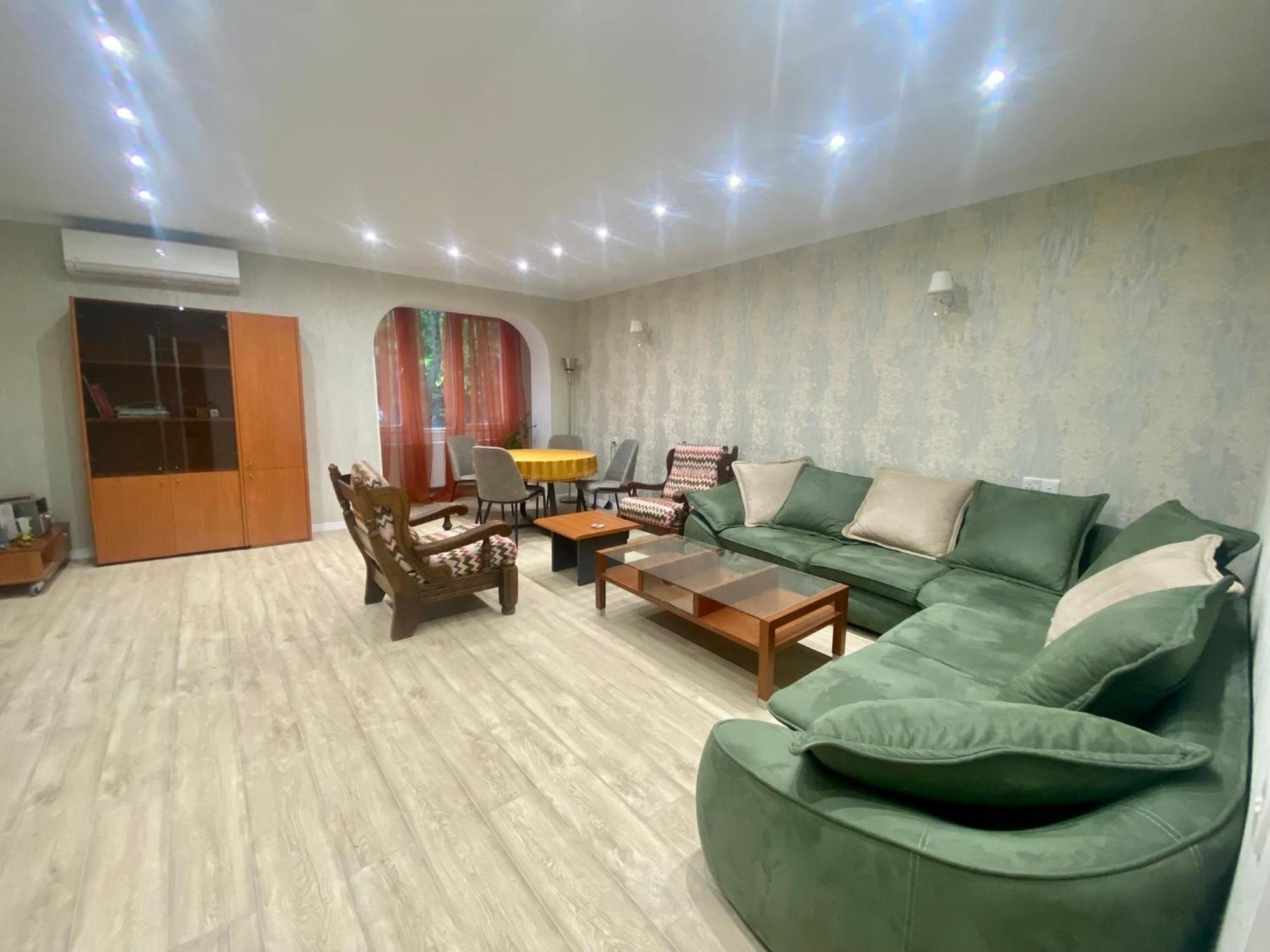 Spacious Dinamo Apartment Tbilisi Ngoại thất bức ảnh