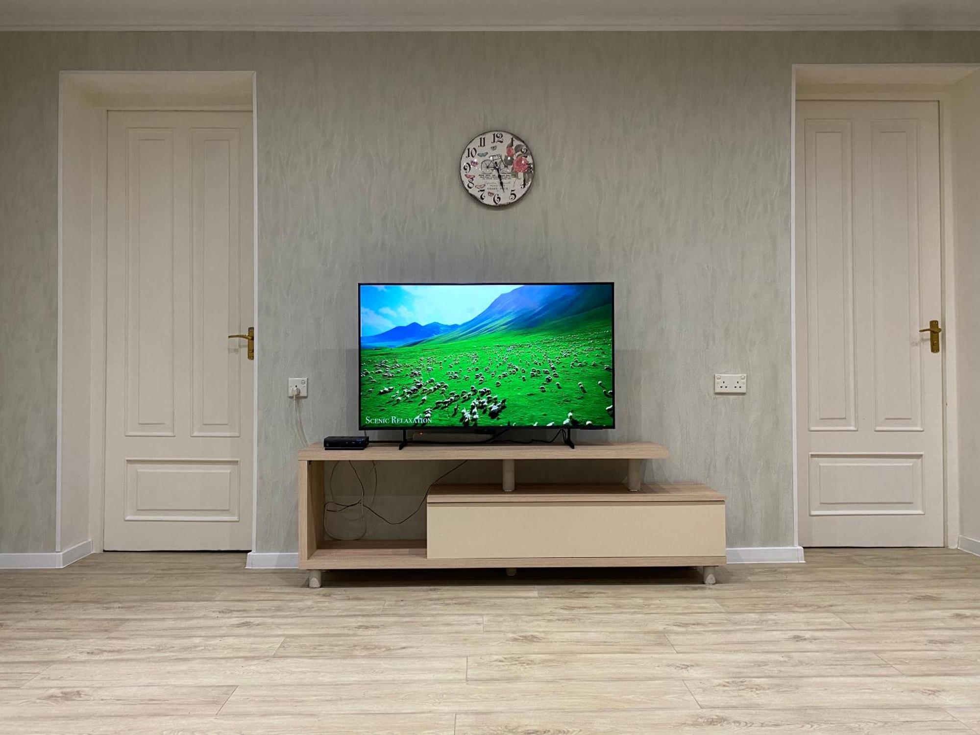 Spacious Dinamo Apartment Tbilisi Ngoại thất bức ảnh